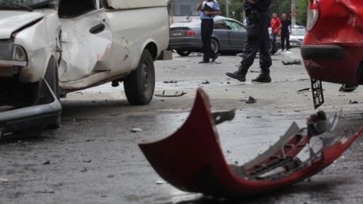 Accident pe Autostrada Bucureşti-Piteşti. Doi copii au fost grav răniţi