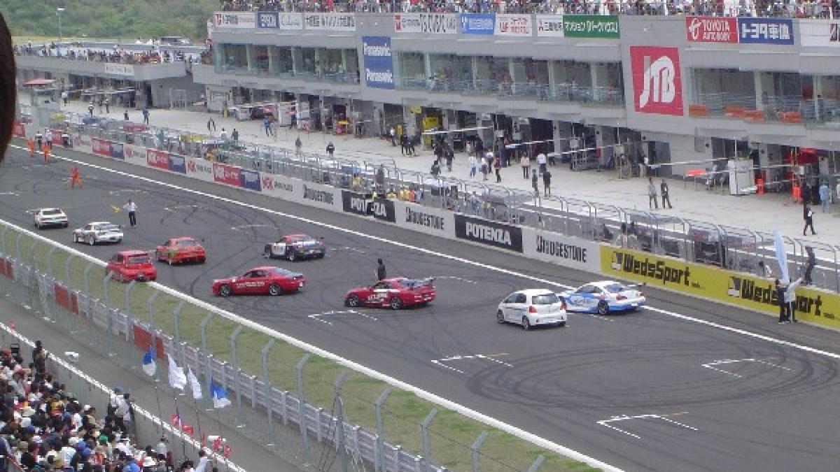 Senzaţional. Cele mai frumoase drifturi de pe circuitul Fuji Speedway