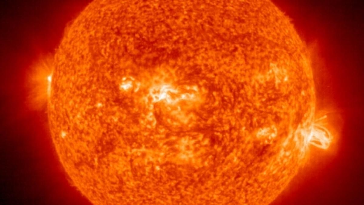 Exploziile solare, de 10 milioane de ori mai puternice ca un vulcan. Soarele are un maxim de activitate în acest an