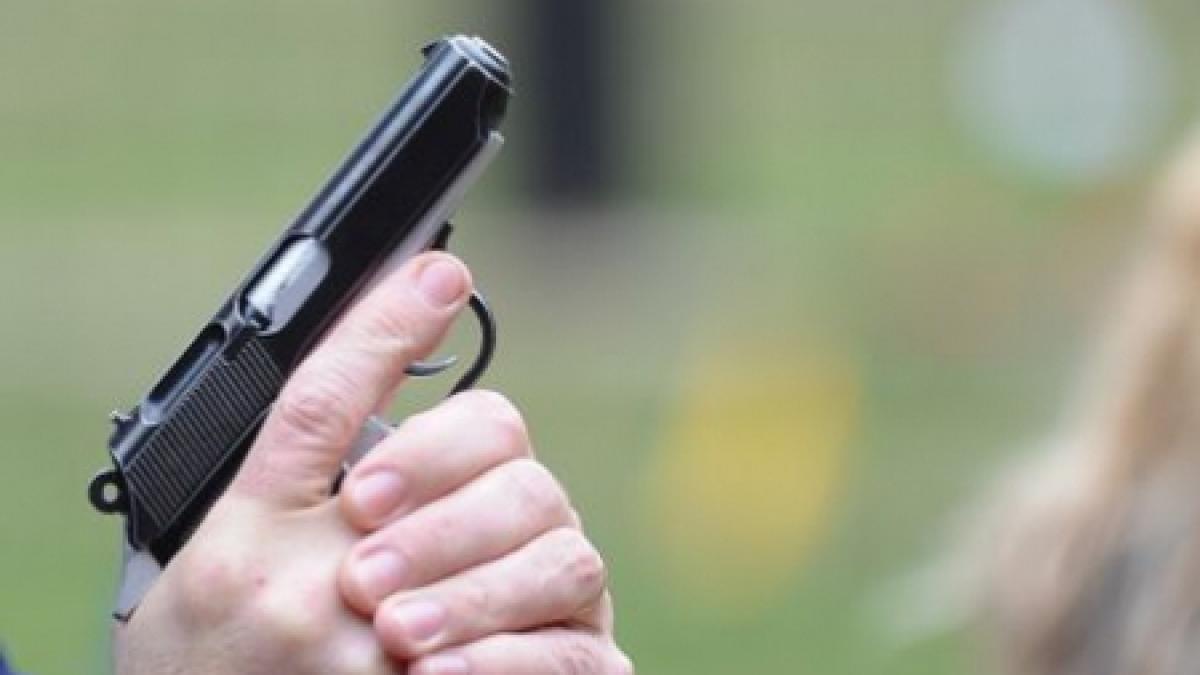 Bărbatul care a tras cu un pistol cu bile în Gara de Nord a fost reţinut