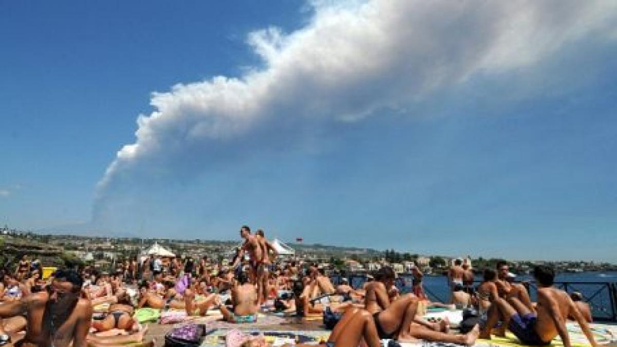 Italienii nu mai acordă atenţie erupţiilor vulcanului Etna 