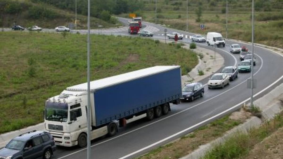 Traficul pe Autostrada Soarelui, închis la kilometrul 143 din cauza mai multor accidente în lanţ