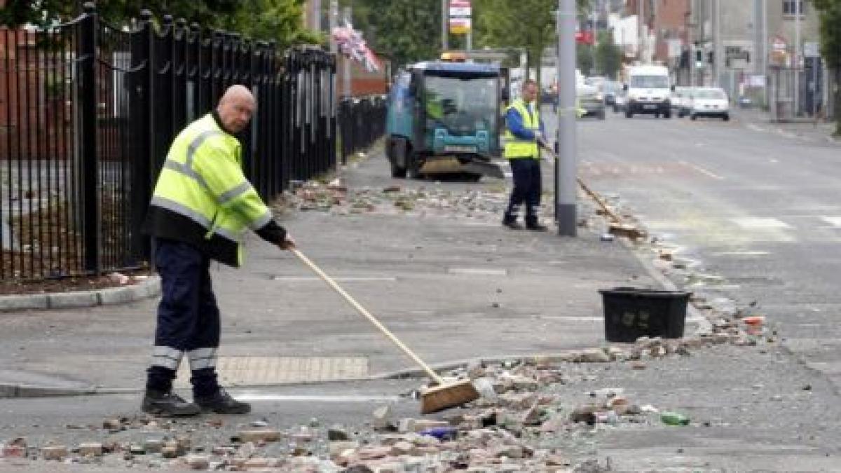 Violenţe în Irlanda de Nord, în timpul unui marş de protest