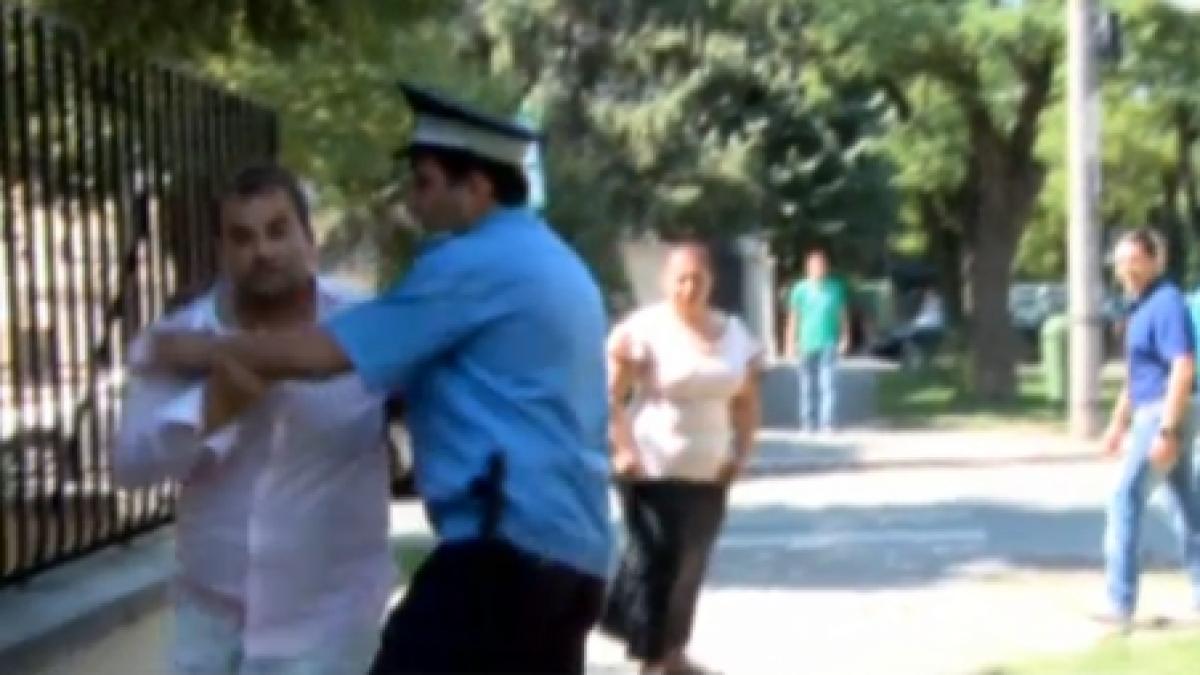 Timişoara. Mai mulţi jurnalişti, agresaţi pe stradă de membrii unei grupări de romi