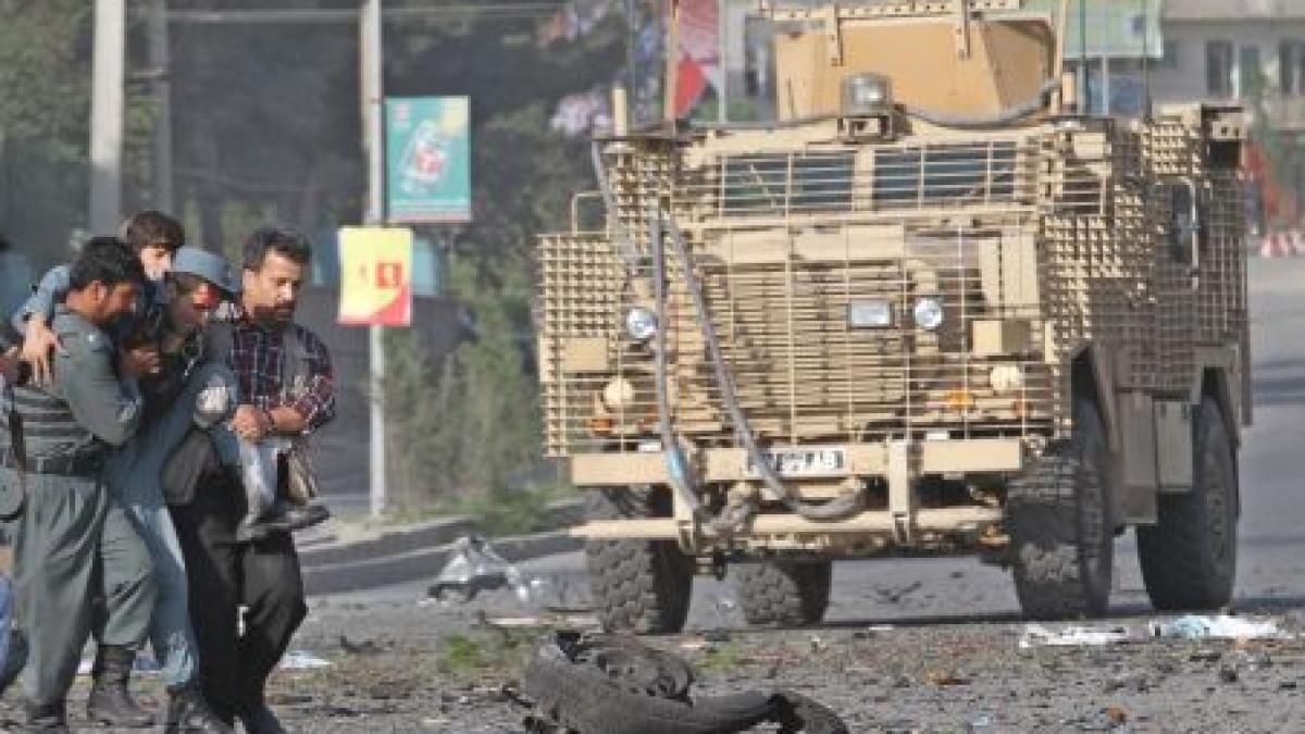 Atentate în Kabul. Talibanii au atacat mai multe ţinte britanice