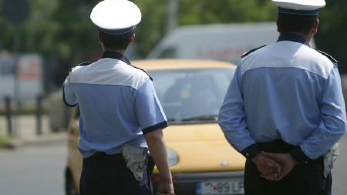 Numărul tinerilor care îşi doresc să devină poliţişti, la jumătate faţă de cel de anul trecut