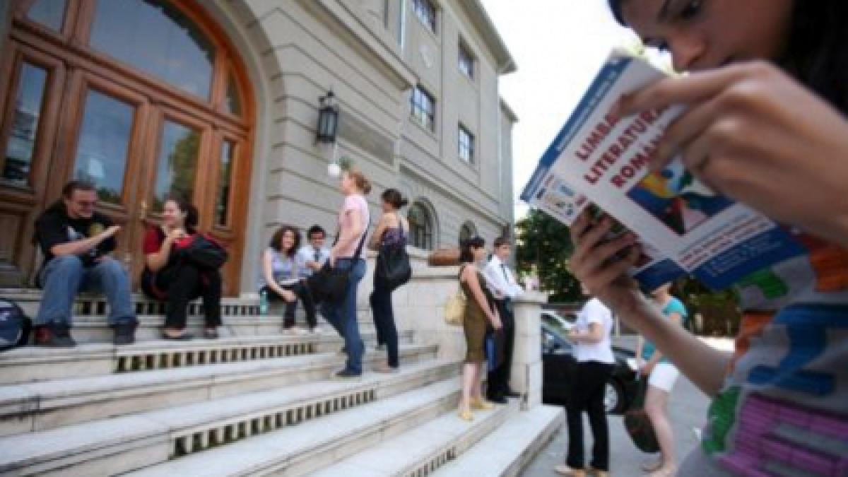 Începe Bacalaureatul de toamnă, aproape 110.000 de candidaţi revin în sălile de examen