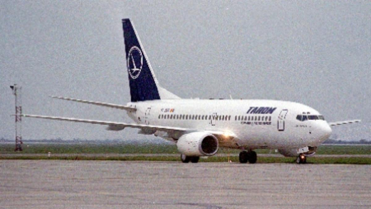 Guvernul a aprobat vânzarea a 20% din acţiunile Tarom