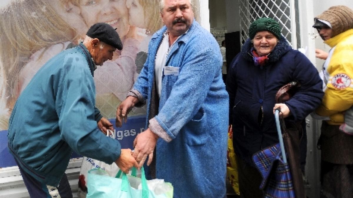 Târgu Jiu. Îmbulzeală la Direcţia de Protecţie Socială, pentru ajutoare de la UE