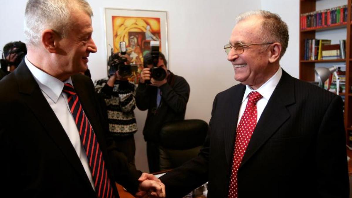 Ion Iliescu: USL are datoria să-l sprijine pe Sorin Oprescu la viitoarele alegeri