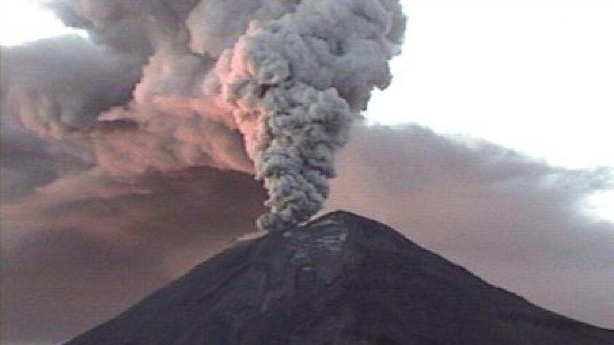 Cel mai activ vulcan din Mexic a erupt din nou. Norul de cenuşă se întinde pe un kilometru