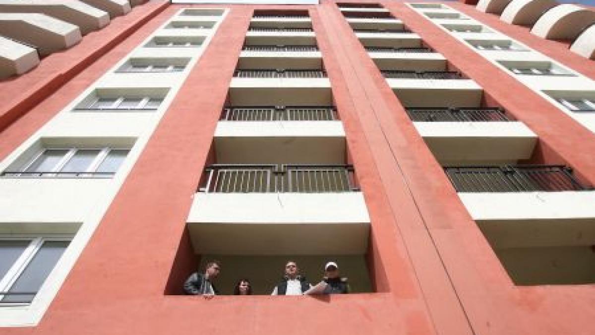 Schimbul de locuinţe, o soluţie pentru românii care nu reuşesc să-şi vândă apartamentele vechi