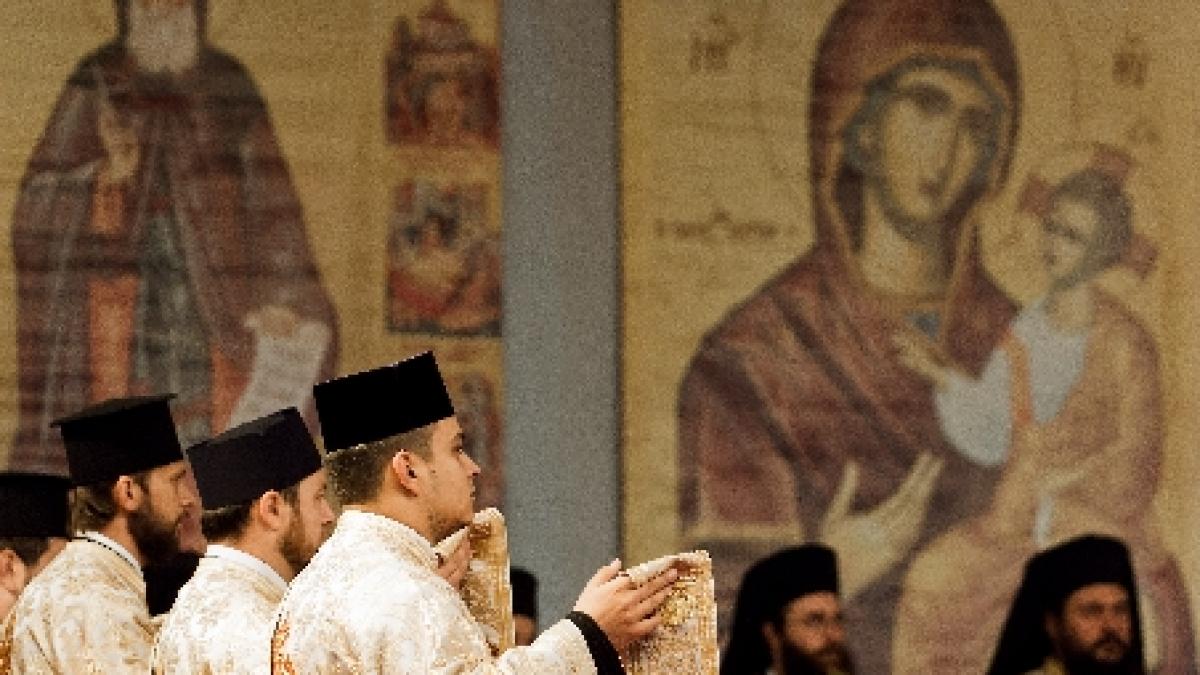 Peste două milioane de români îşi sărbătoresc onomastica joi, de Sfânta Maria Mică