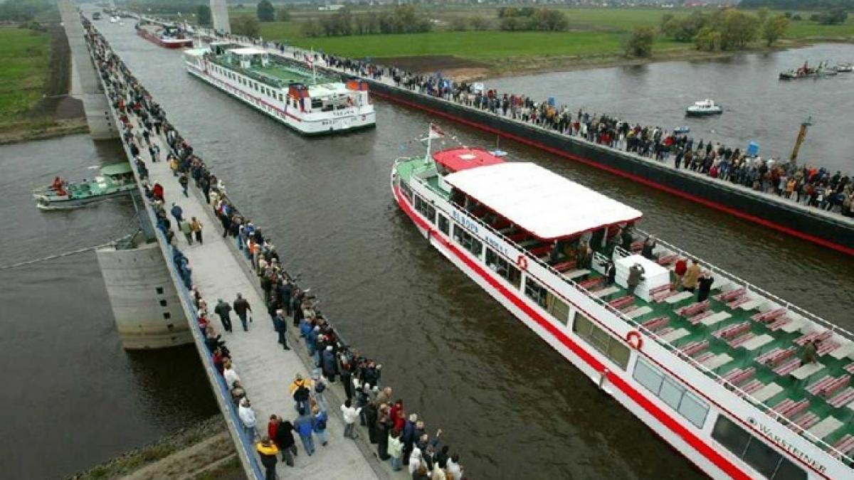 Imagini spectaculoase. Nemţii au construit un apeduct navigabil peste un râu