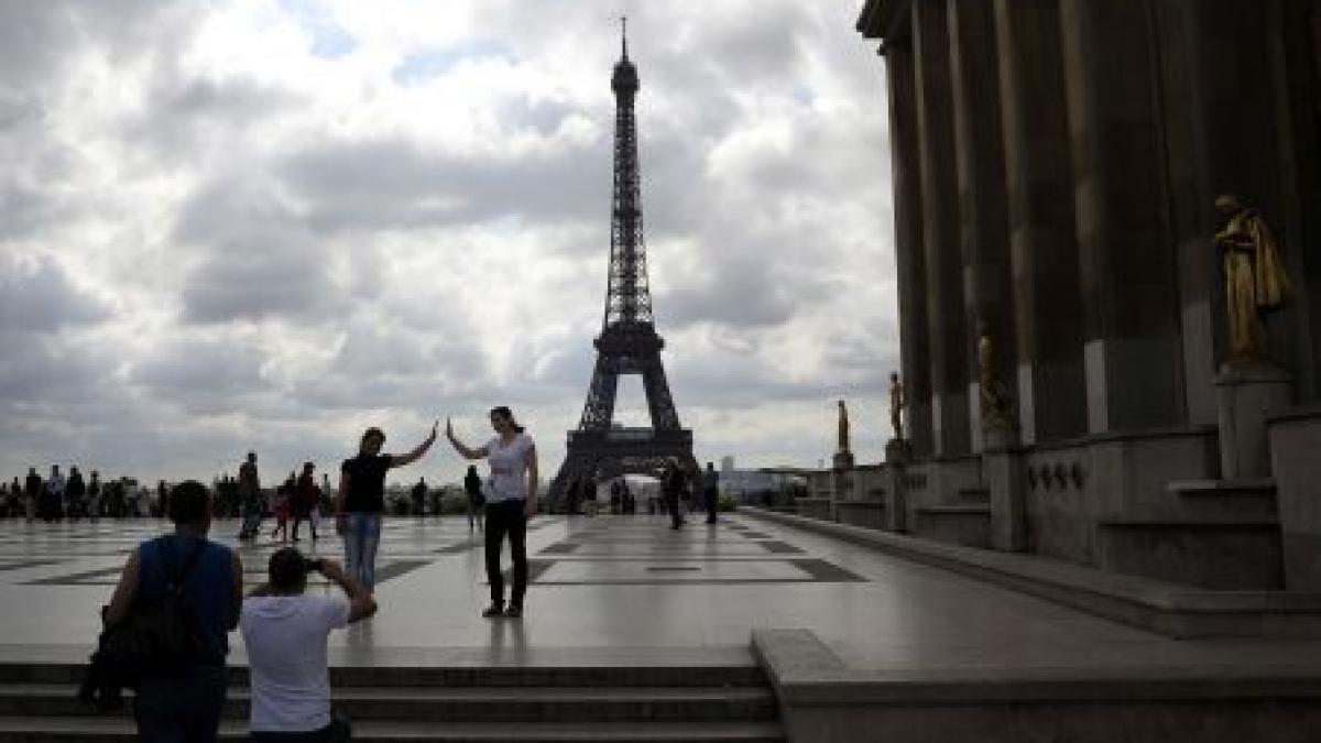 Ministrul de interne francez: Zece la sută dintre delincvenţii din Paris vin din România