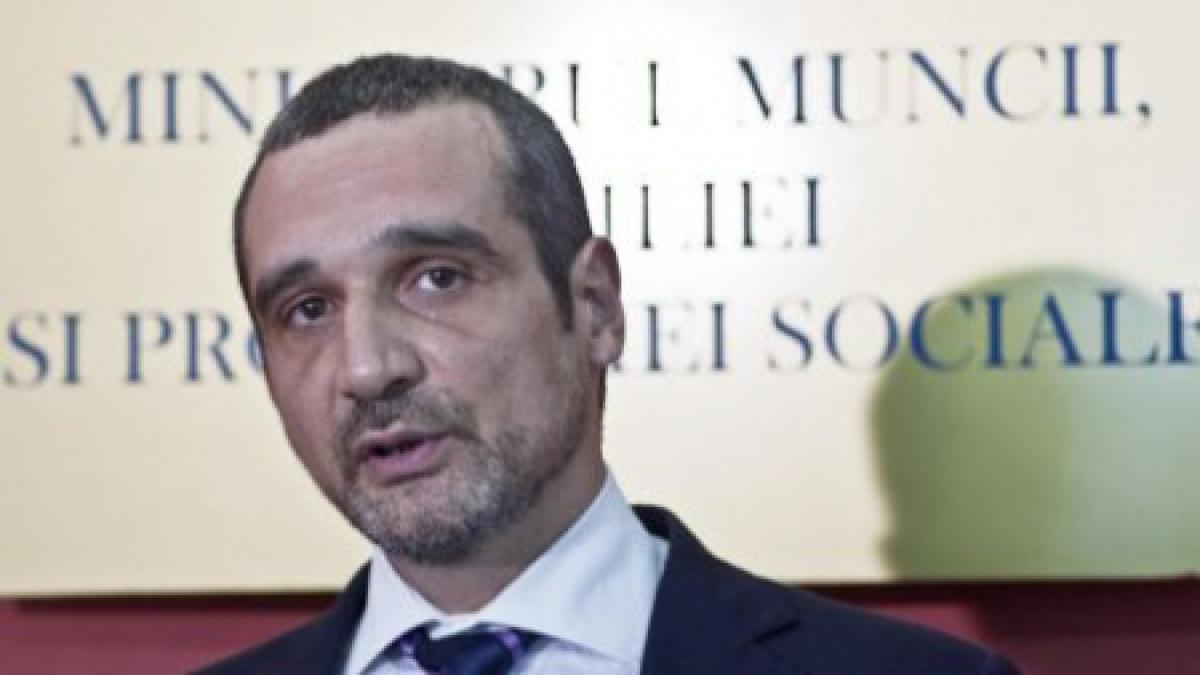 Ministrul Muncii, Sebastian Lăzăroiu, a fost revocat din funcţie. Sulfina Barbu îi ia locul 