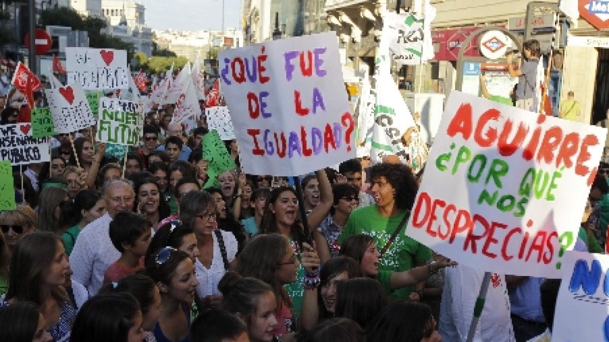 Spania. O grevă a profesorilor a scos în stradă mii de manifestanţi la Madrid