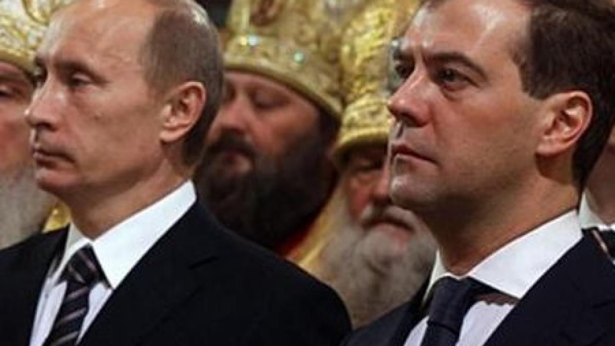 Vladimir Putin, propus de Dmitri Medvedev drept candidat la prezidenţialele din 2012