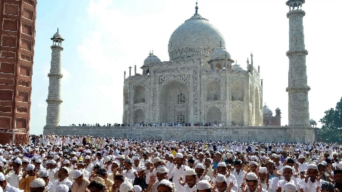 Am putea rămâne fără monumentul iubirii eterne. Taj Mahal-ul riscă să se prăbuşească