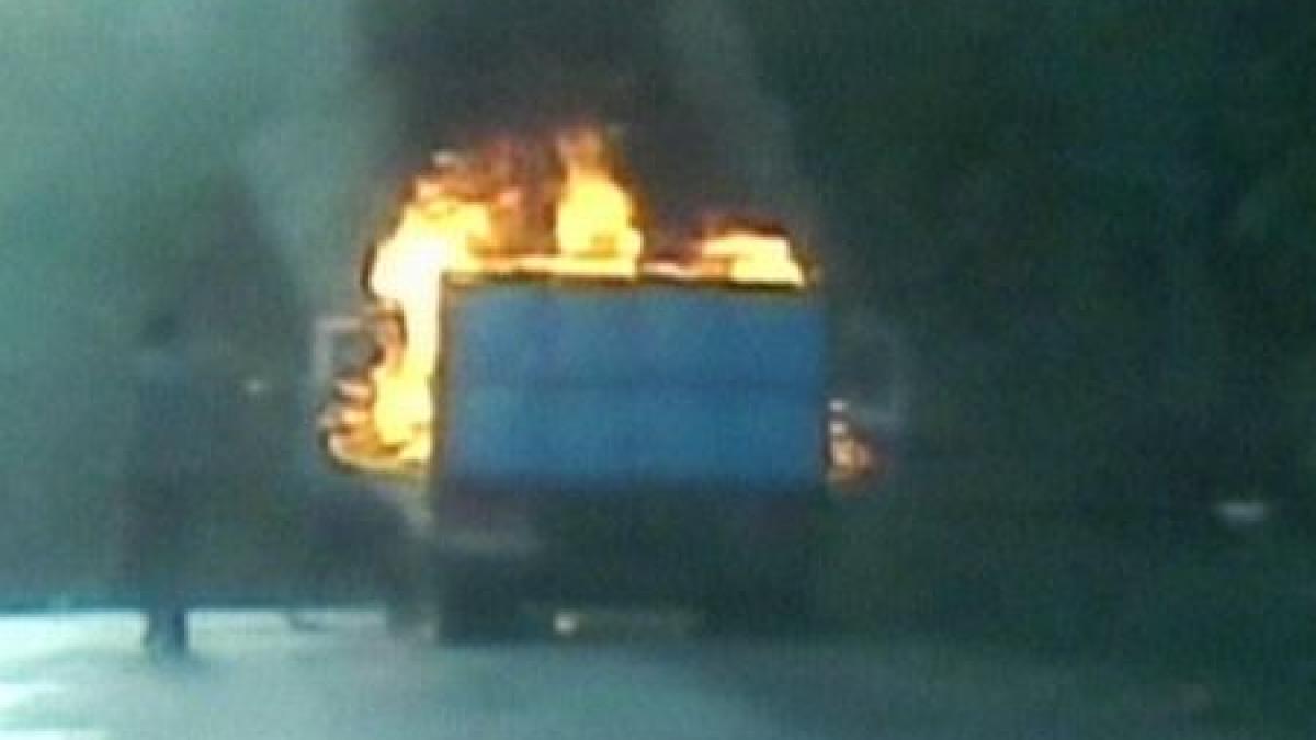 Botoşani. Un camion de mare tonaj a luat foc pe şosea