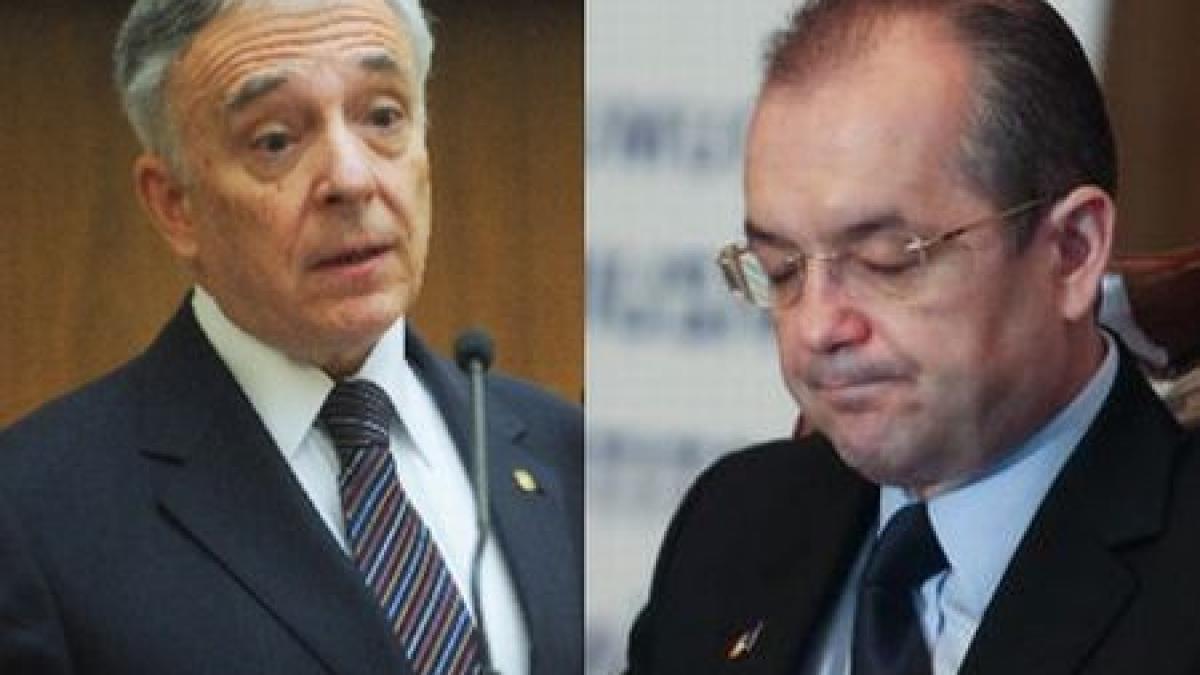 Cine are dreptate? Isărescu susţine reducerea CAS cu 2%. Boc se opune