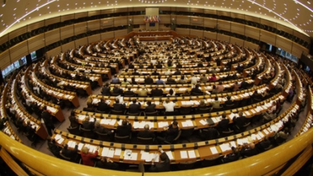 Comisia Europeană a adoptat noul pachet legislativ pentru accesarea fondurilor europene 