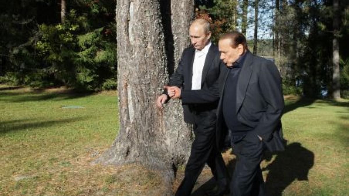 Berlusconi s-a dus în Rusia să petreacă de ziua omologului său: Putin împlineşte 59 de ani