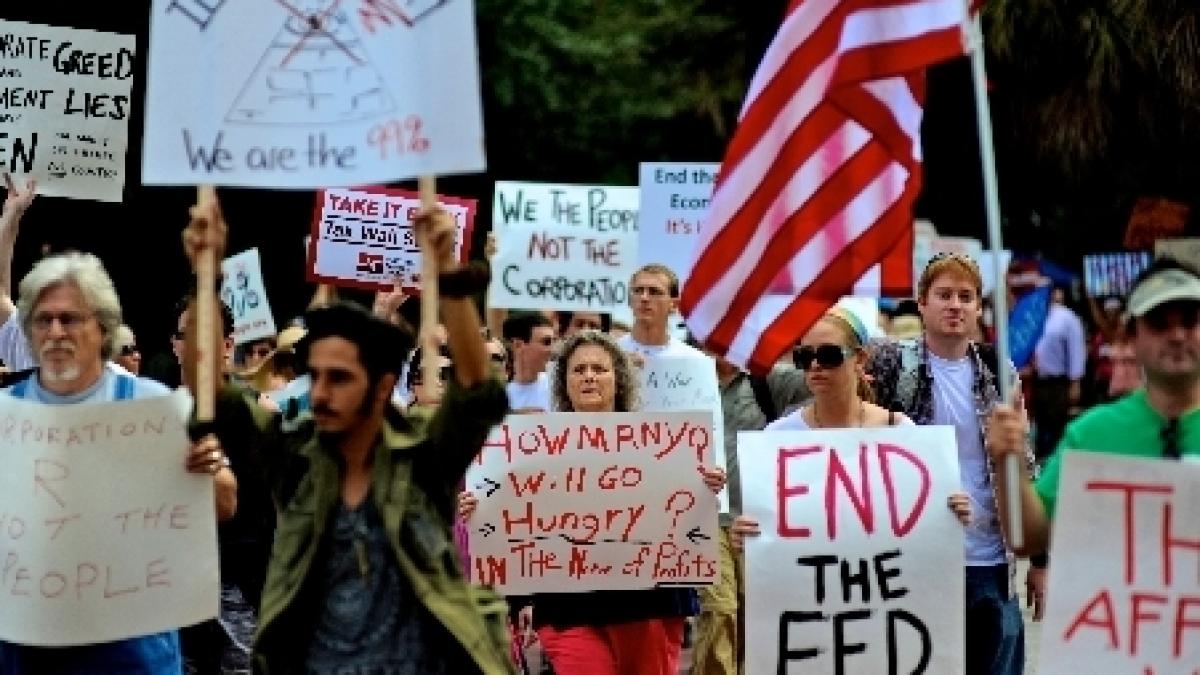 Mişcarea de pe Wall Street ia amploare. Washington-ul şi Los Angeles-ul se alătură manifestanţilor