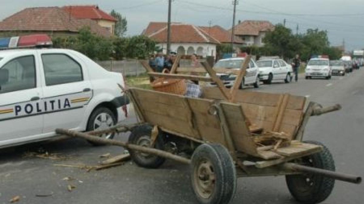 Accident grav pe DN2: Patru oameni au murit, după ce căruţa în care se aflau a fost lovită de o maşină