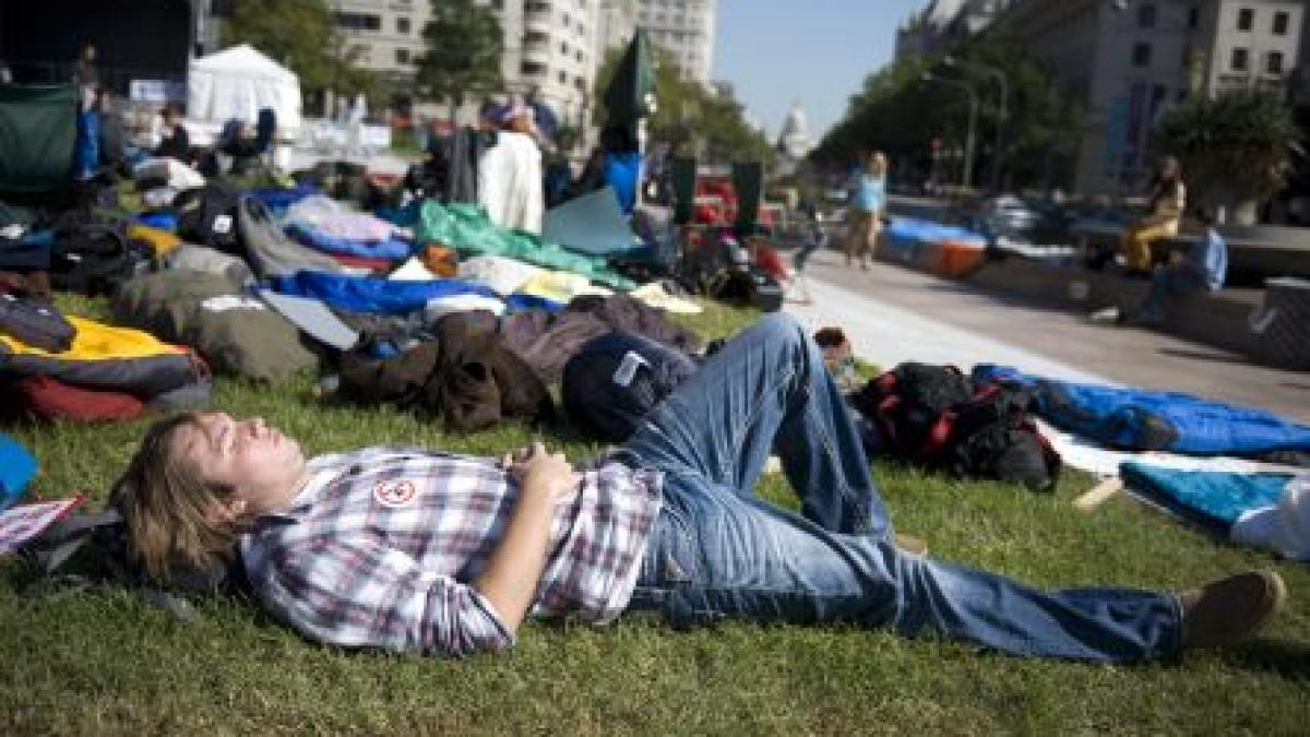 Orgie sau protest? Sex, distracţie şi băutură, la manifestaţiile de pe Wall Street