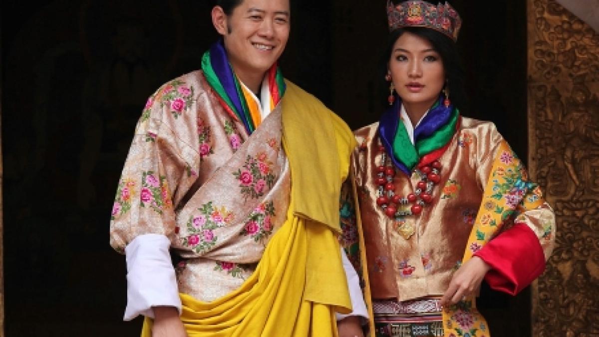 Nuntă regală în Bhutan. Regele s-a căsătorit cu o studentă de 21 de ani