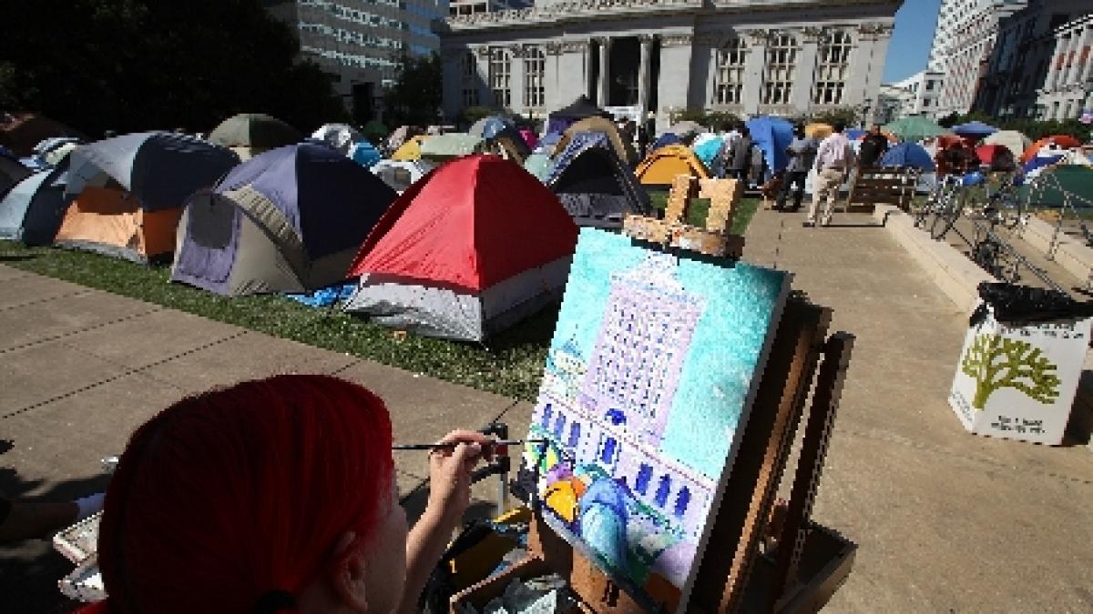 Manifestanţii de pe Wall Street ar putea fi evacuaţi pentru igienizarea zonei. Vezi o galerie foto impresionantă cu tabăra lor