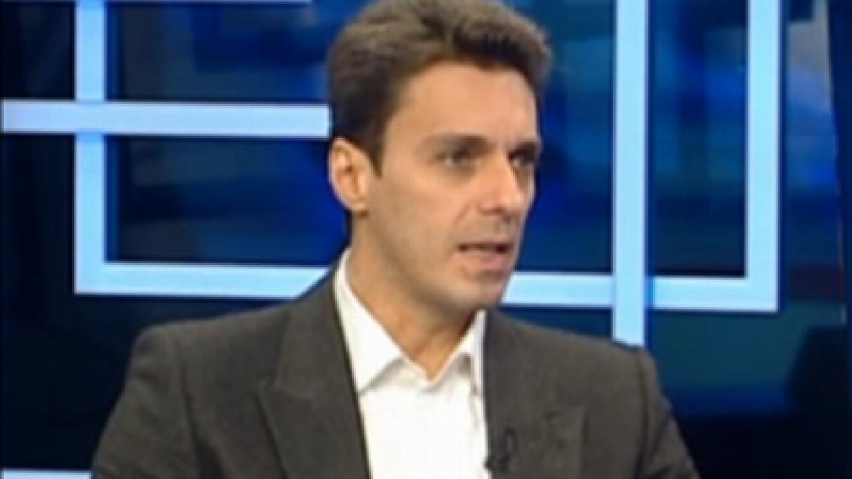 Mircea Badea: Moartea îşi face loc pe şoselele din România