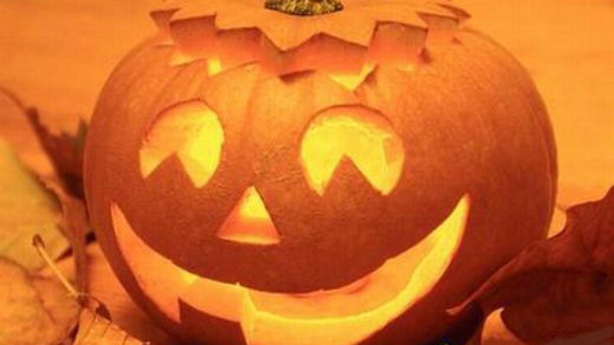 Sărbătoarea de Halloween, tot mai populară în România. Află cu ce oferte vin agenţiile de turism