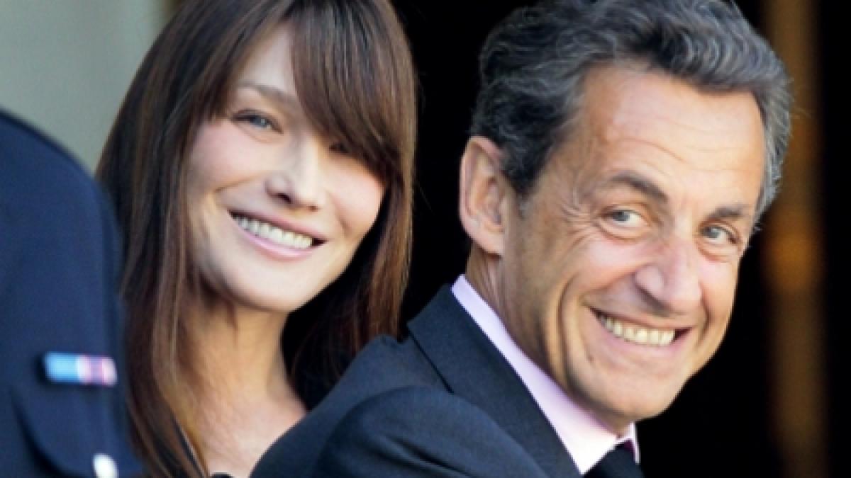 Carla Bruni-Sarkozy a născut, miercuri seară, o fetiţă