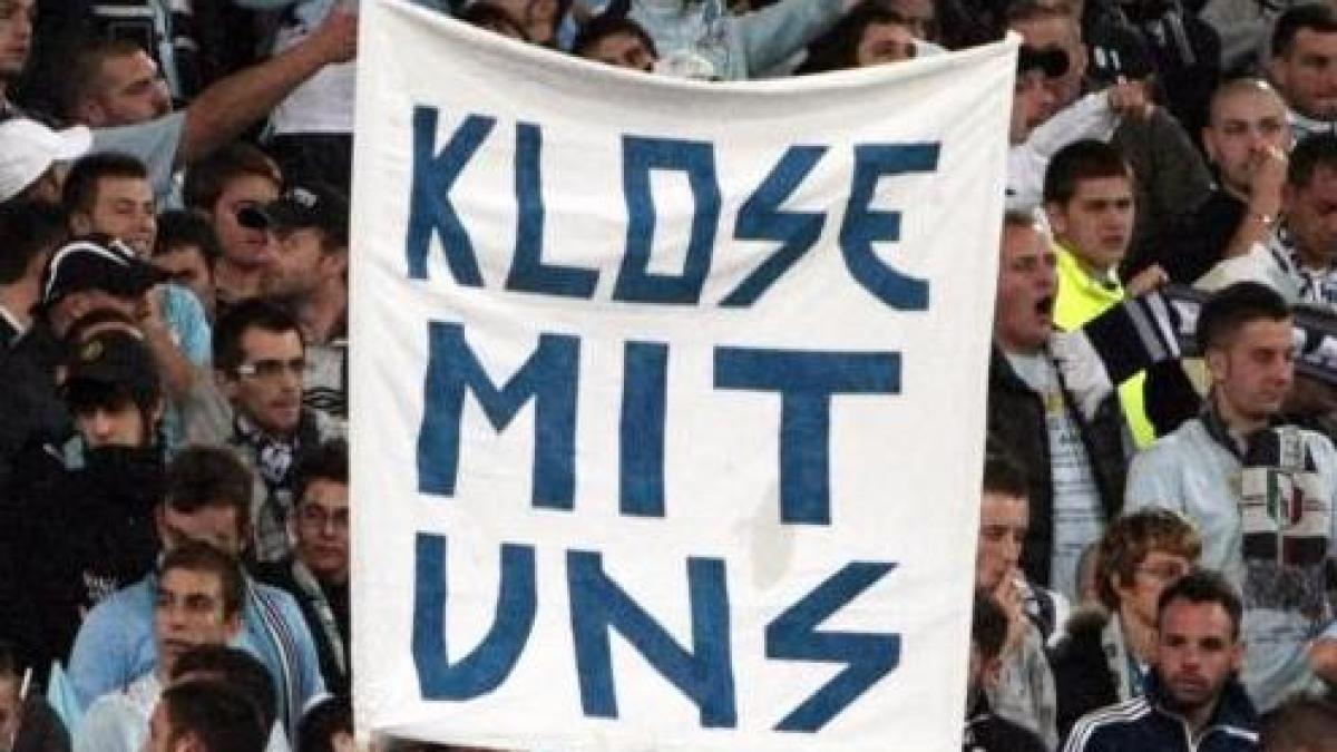 Miroslav Klose se disociază de bannerele naziste ale galeriei lui Lazio