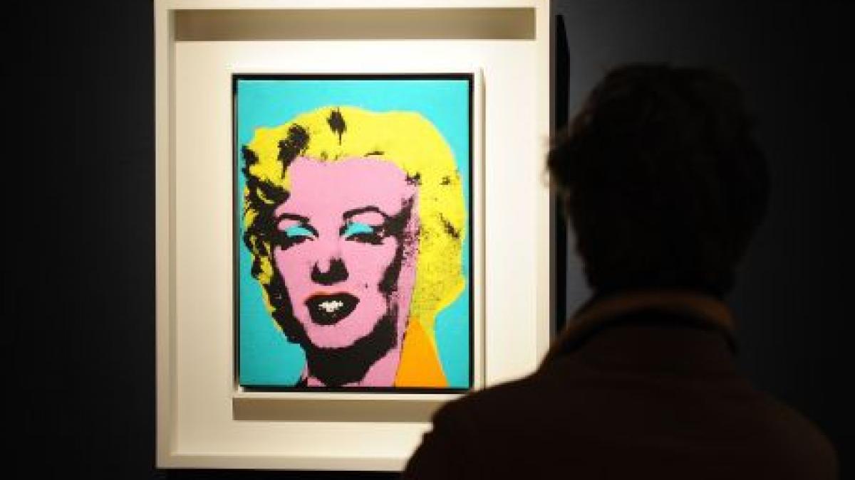 O rochie purtată de Marilyn Monroe a fost vândută pentru 500.000 de dolari 