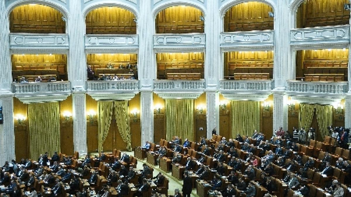 Bugetul Camerei Deputaţilor pe 2012, cu 5 % mai mare ca în 2011