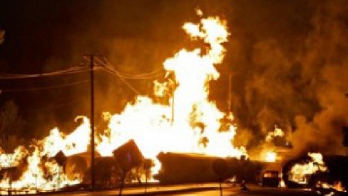 Incendiu de proporţii în Baia Mare: O hală industrială, distrusă în totalitate de flăcări 