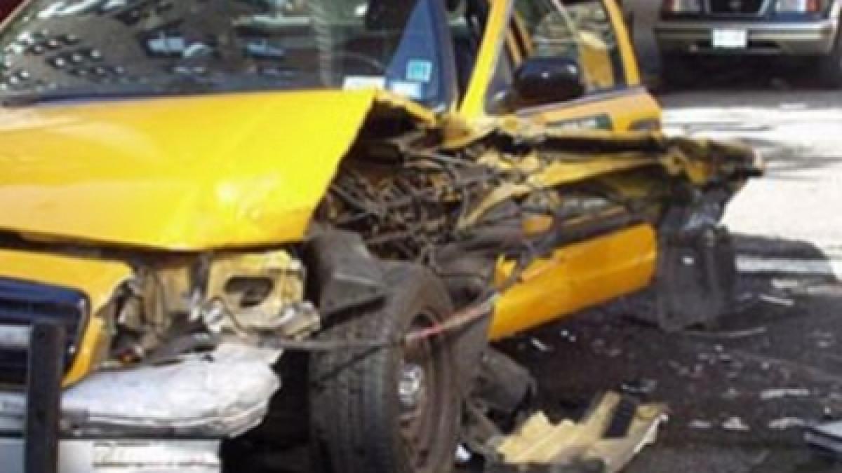 2 morţi şi 19 răniţi, în urma accidentelor rutiere produse în ţară în ultimele 24 de ore