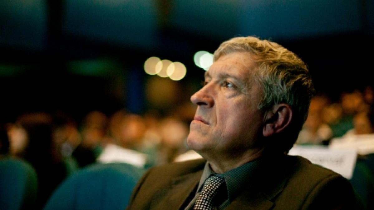 Mircea Diaconu, cercetat pentru abuz în serviciu: Şi-ar fi ajutat soţia să obţină un post pentru care nu era calificată