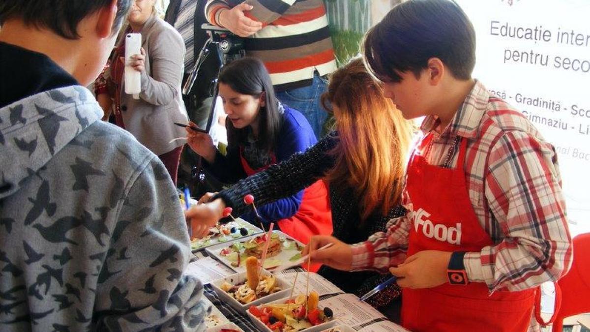 Pe locuri, fiţi gata:  Good Food a dat startul Competiţiei de gătit în şcoli !