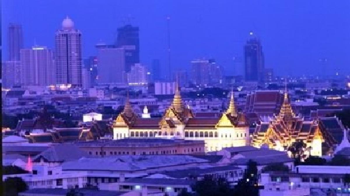 Bangkok, între spiritualitate şi viaţa de noapte: Vezi un reportaj excepţional marca Antena 3 despre capitala asiatică