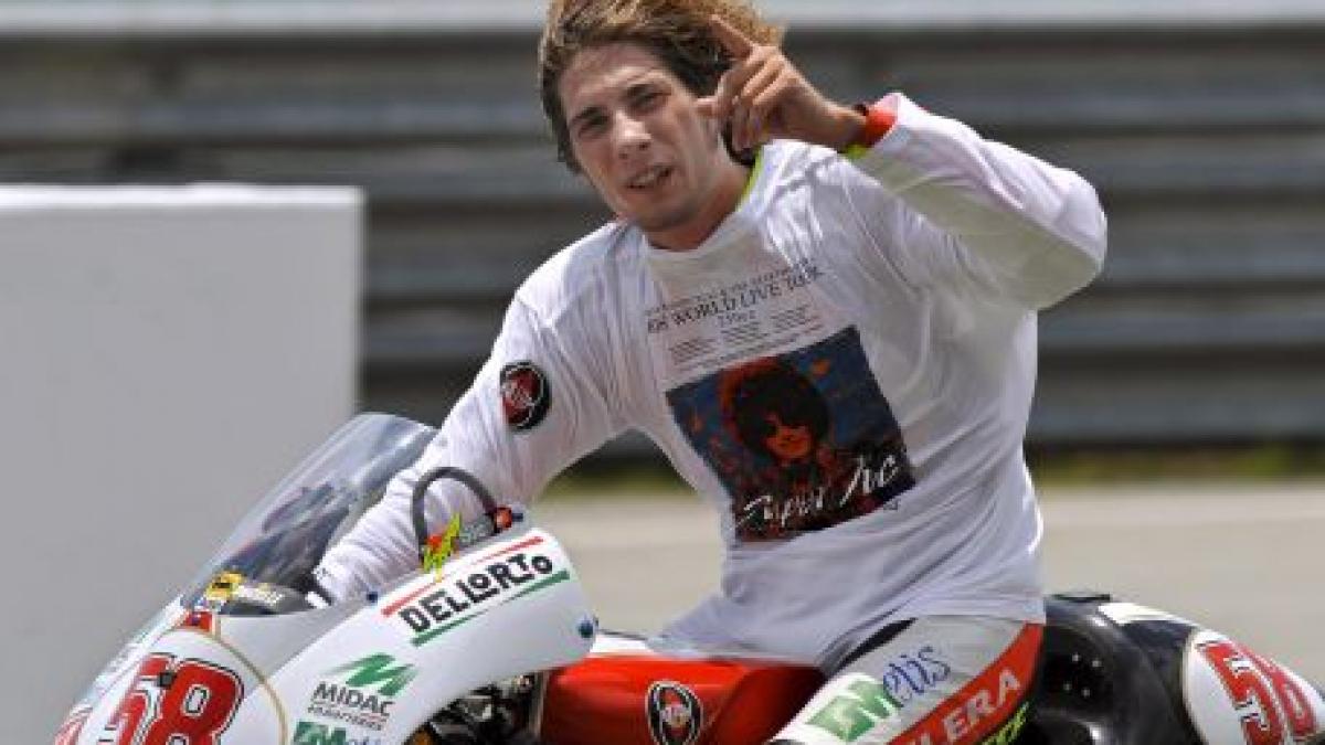 Tatăl lui Marco Simoncelli: Aş vrea un minut în care toate motoarele din Moto GP să fie turate