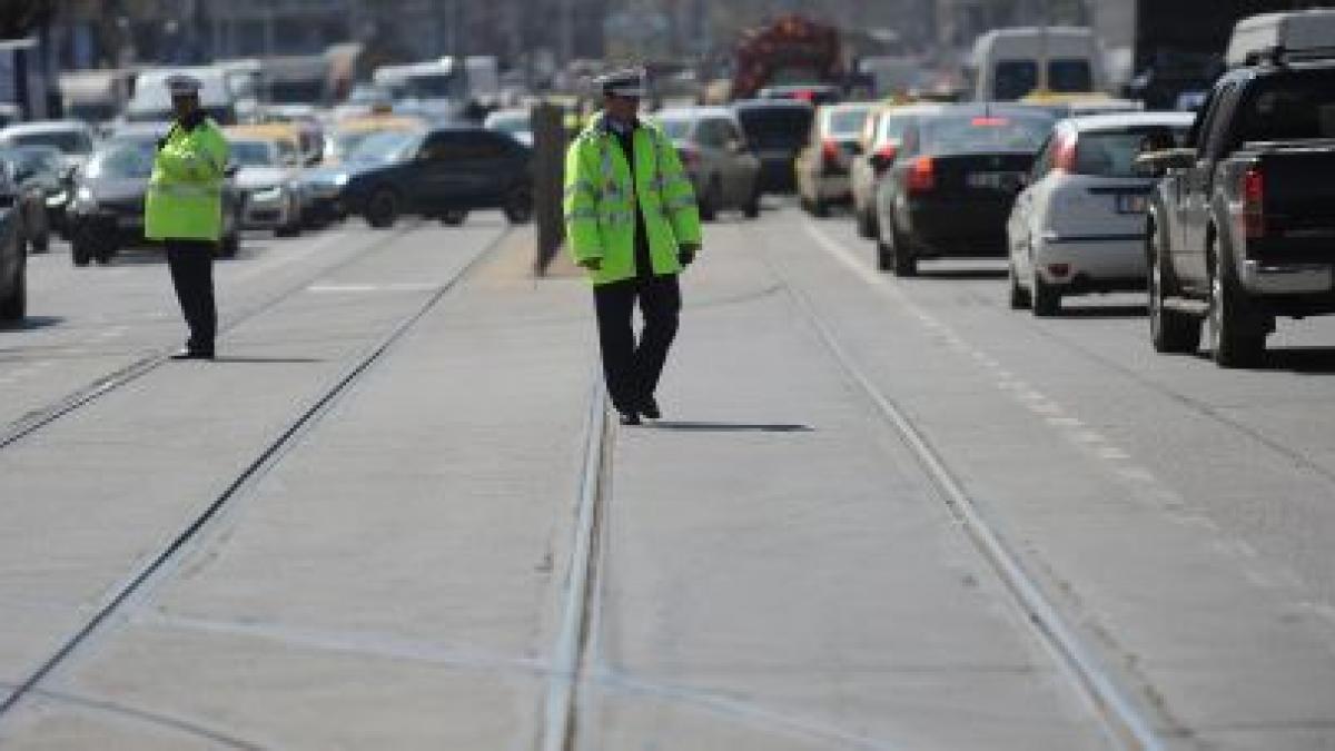 Trei persoane mor lunar în Bucureşti, pentru că traversează neregulamentar strada