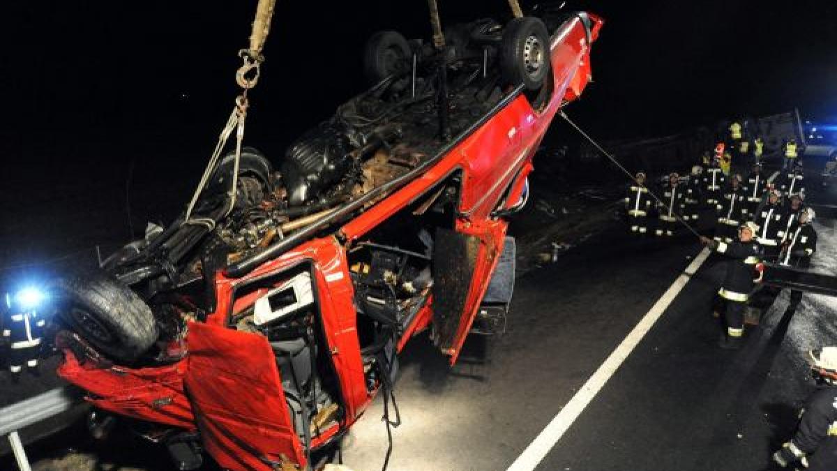 Catastrofă în Ungaria: 14 români au murit în urma unui accident rutier. Imagini de la locul tragediei