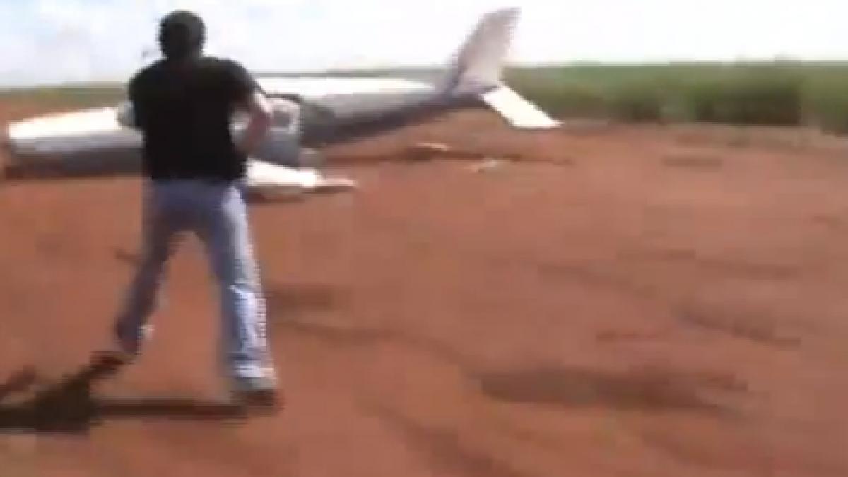 Urmărire ca în filme. Poliţia braziliană a oprit un avion cu ajutorul mitralierelor