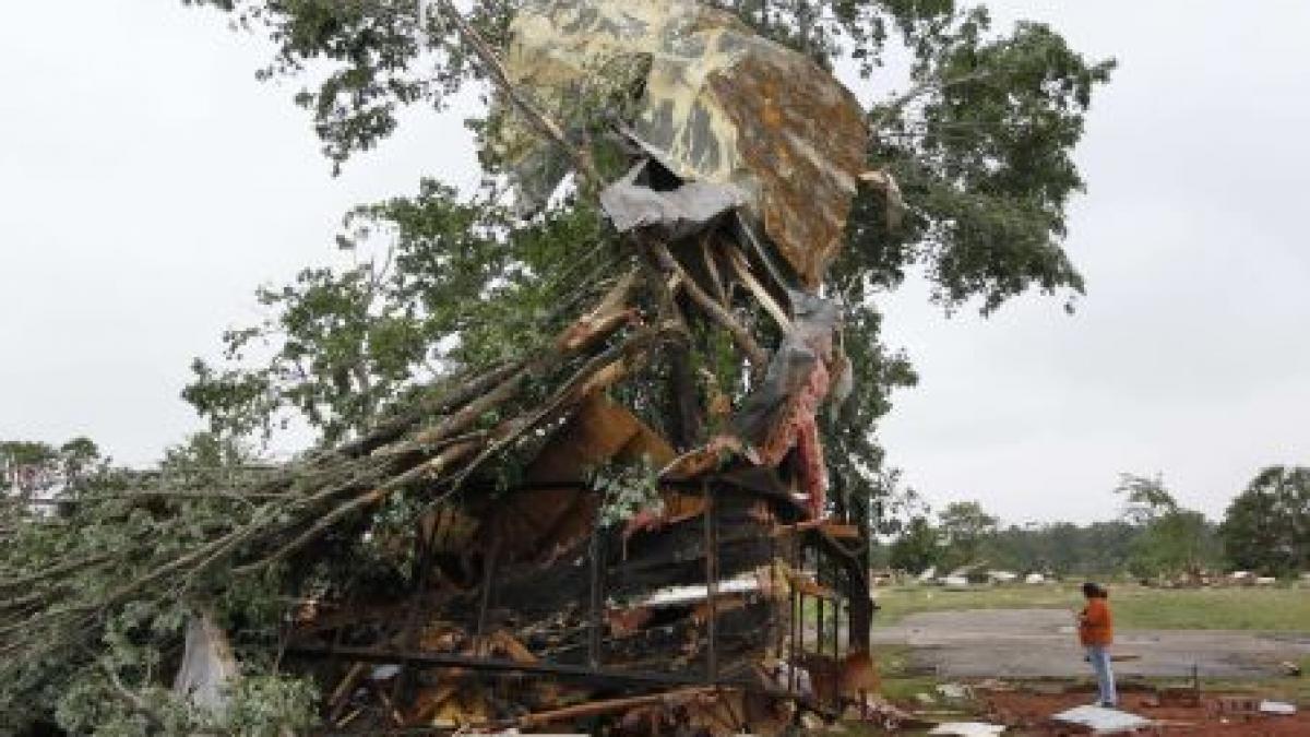 Un oraş din Oklahoma a fost distrus de o tornadă