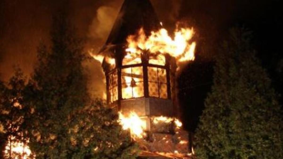 O biserică din Mangalia, distrusă în întregime de un incendiu