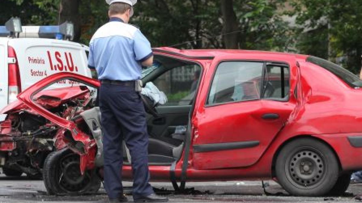 Şi-a omorât, din greşeală, cea mai bună prietenă, după ce a încercat să depăşească un TIR fără să se asigure